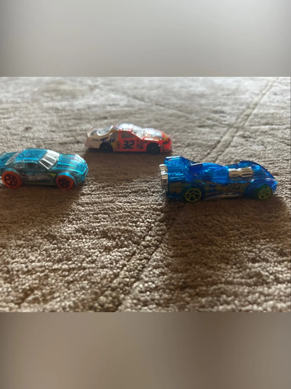 Hot Wheels-Style Kids Toy Car Set - Blue, Green, Red, Yellow & Silver Vehicles